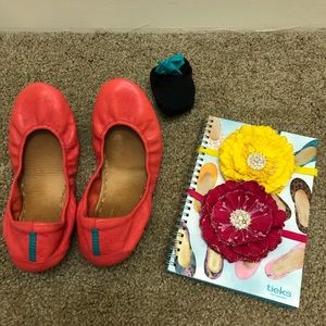 Poppy Tieks Size 7